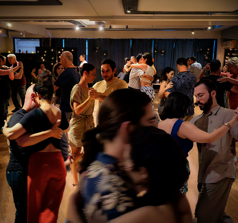 βραδιά χορού, μιλόνγκα tangomas