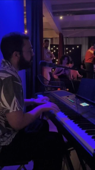 Από την Milonga του Σαββάτου! Τελευταία της σχολικής χρονιάς!
Ευχαριστούμε θερμά τον Μιχάλη Παπαδόπουλο για την ζωντανή μουσική αλλά και τον Ρωμανό Σταντλερ για το υπέροχο Asado!!
Ευχαριστούμε πολύ και όλους τους παρευρισκόμενους για τους χορούς και τις ζεστές αγκαλιές!!! 
#milongaathens #tangoinathens #tangoargentino #τάνγκο #αθηνα #tangomas #τανγκοαθηνα #milonga #athensgreece #χορος